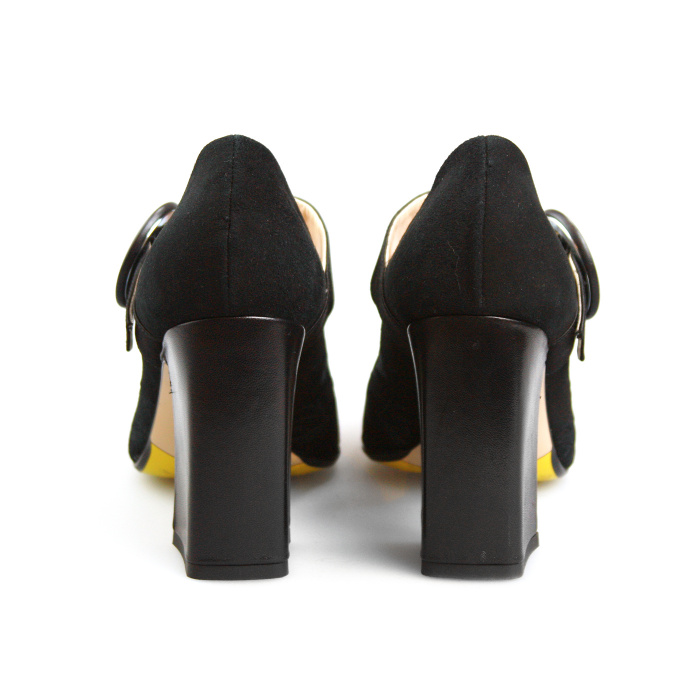 Дамски обувки на ток с бродерия